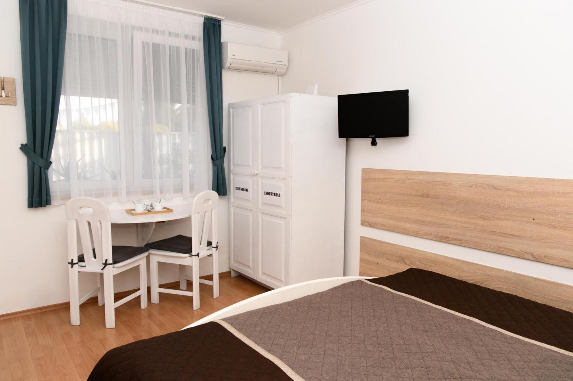 Marika Vendeghaza Hotel โทไก ภายนอก รูปภาพ