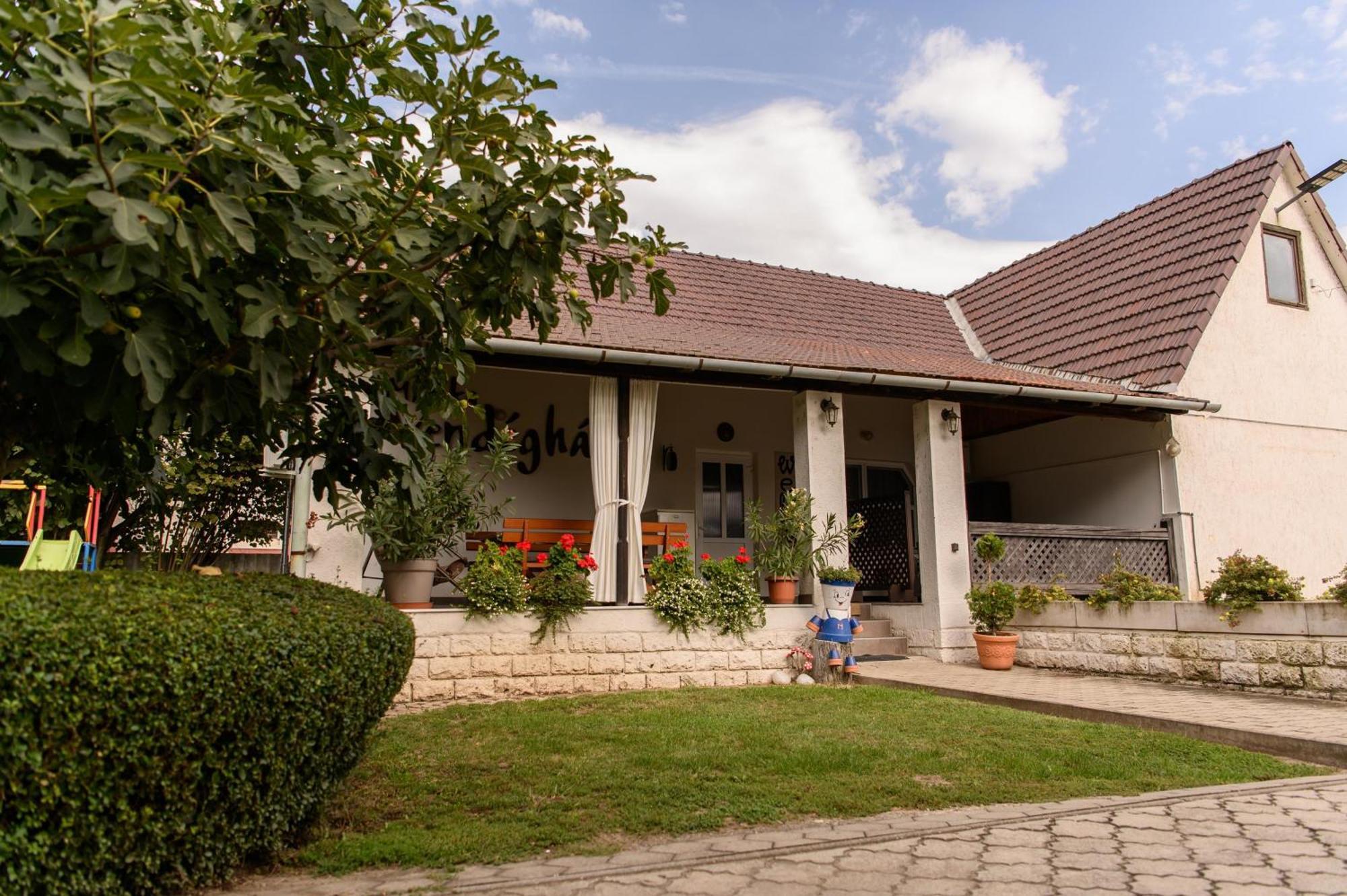 Marika Vendeghaza Hotel โทไก ภายนอก รูปภาพ